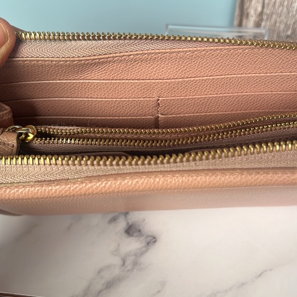 Salvatore Ferragamo zip around light pink - Picture 6 of 6